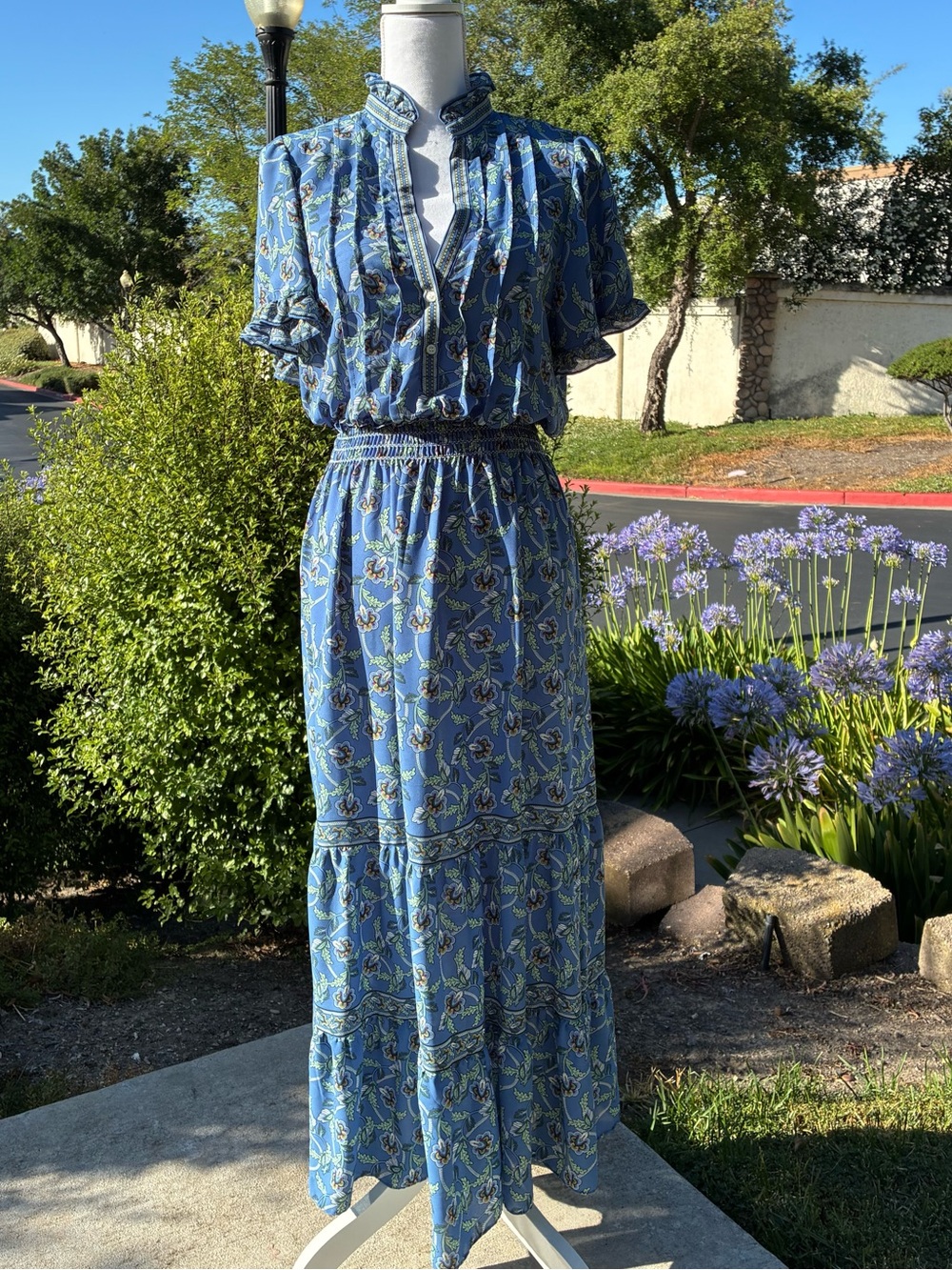MAX STUDIO Smocked Flutter Sleeve Maxi Dress - Blue Leafy Floral Wave Print XL